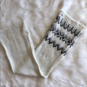 Abercrombie and Fitch Knit Scarf